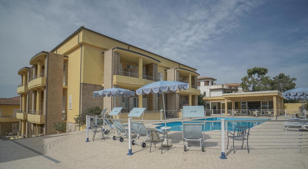 Hotel Residence Il Conero 2 Numana Exteriör bild